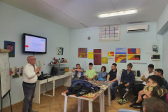 22-Maggio-1-Pietro-con-parecchi-ragazzi